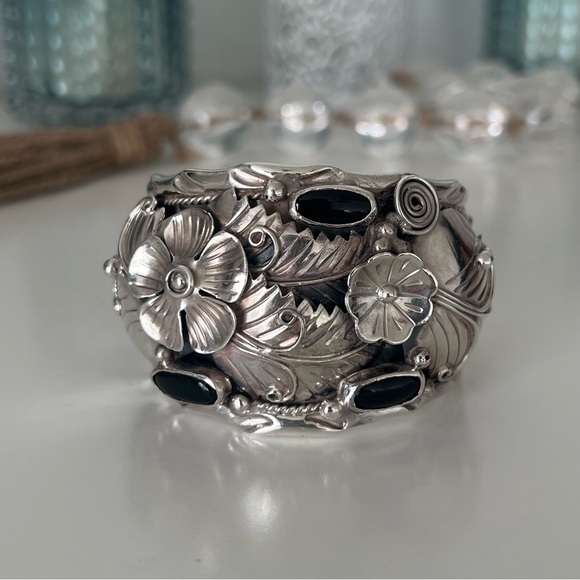 Vintage Silver Cuff Taxco Southwest Style - Picture 1 of 9